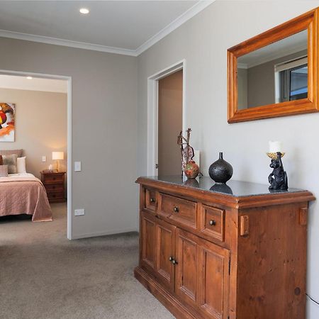 Astonishing Views Superb Waterfront Apartment بِكتون المظهر الخارجي الصورة