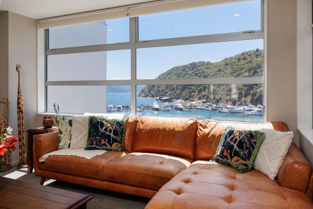 Astonishing Views Superb Waterfront Apartment بِكتون المظهر الخارجي الصورة